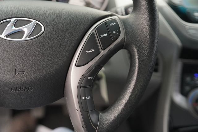 Used 2013 Hyundai Elantra image 19