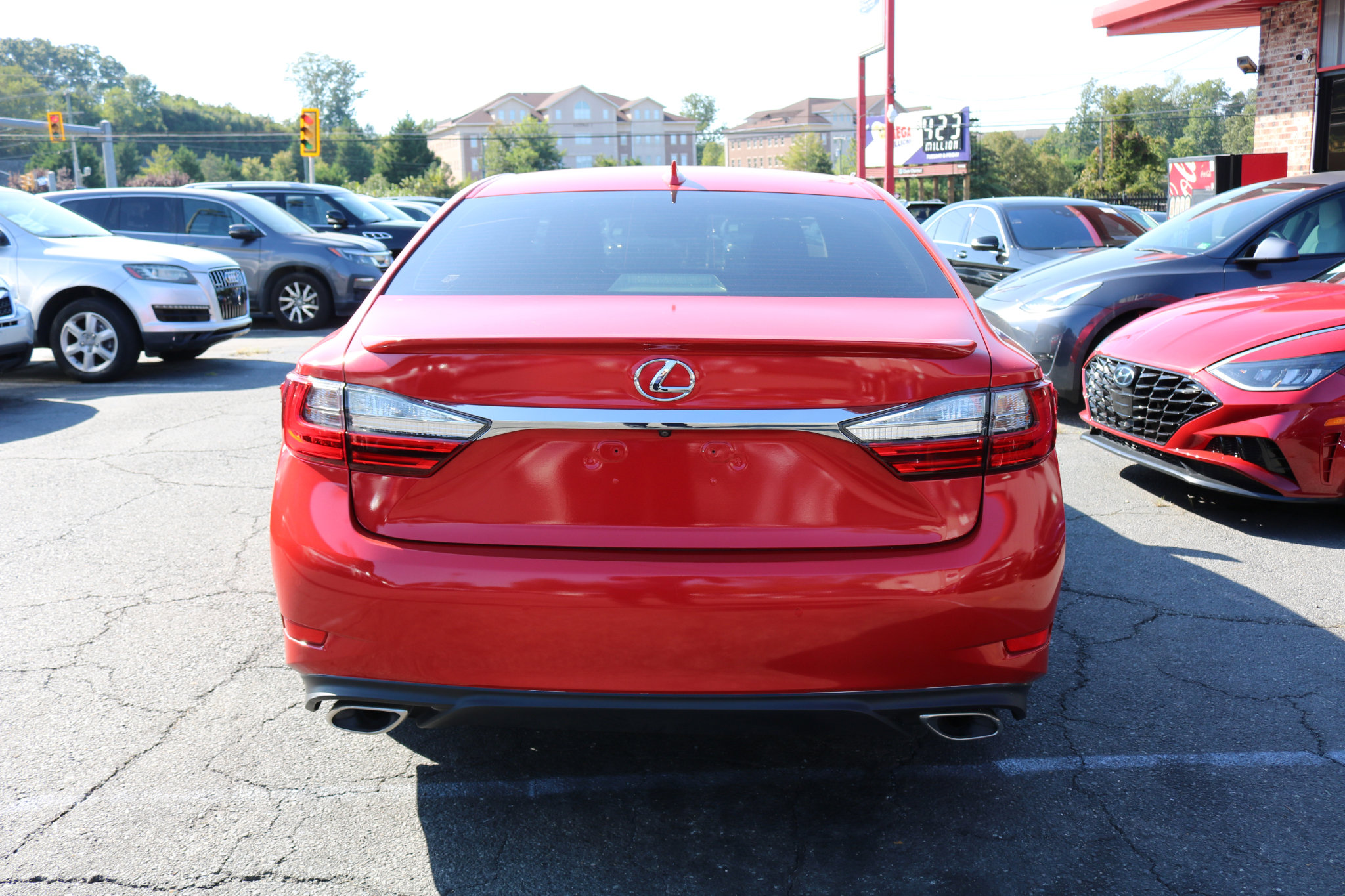 Used 2016 Lexus ES 350 w/ Luxury Package w/Wood Trim image 3