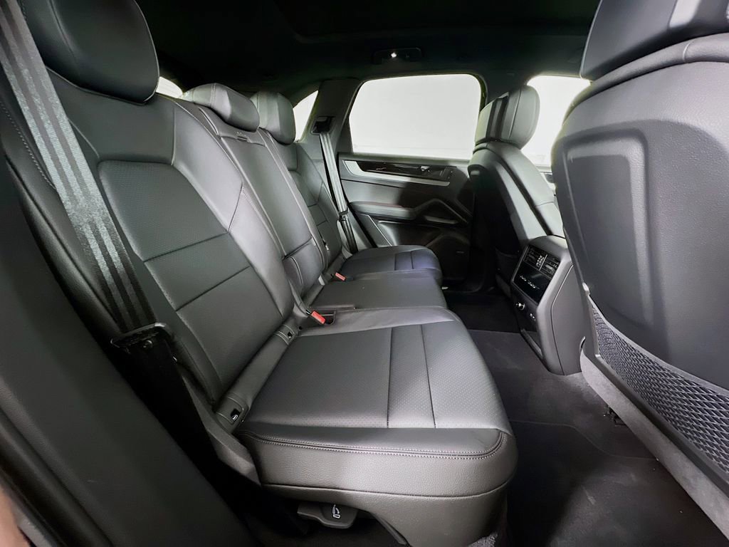 Certified 2026 Porsche Cayenne image 29