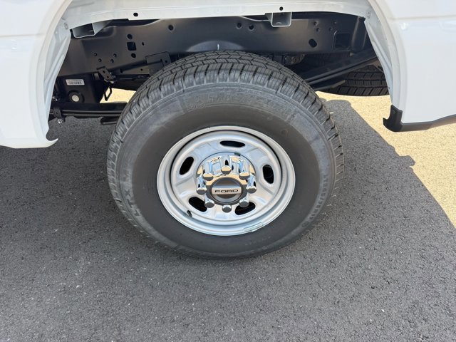 New 2026 Ford F250 XL w/ XL Chrome Package AWD/4WD image 15