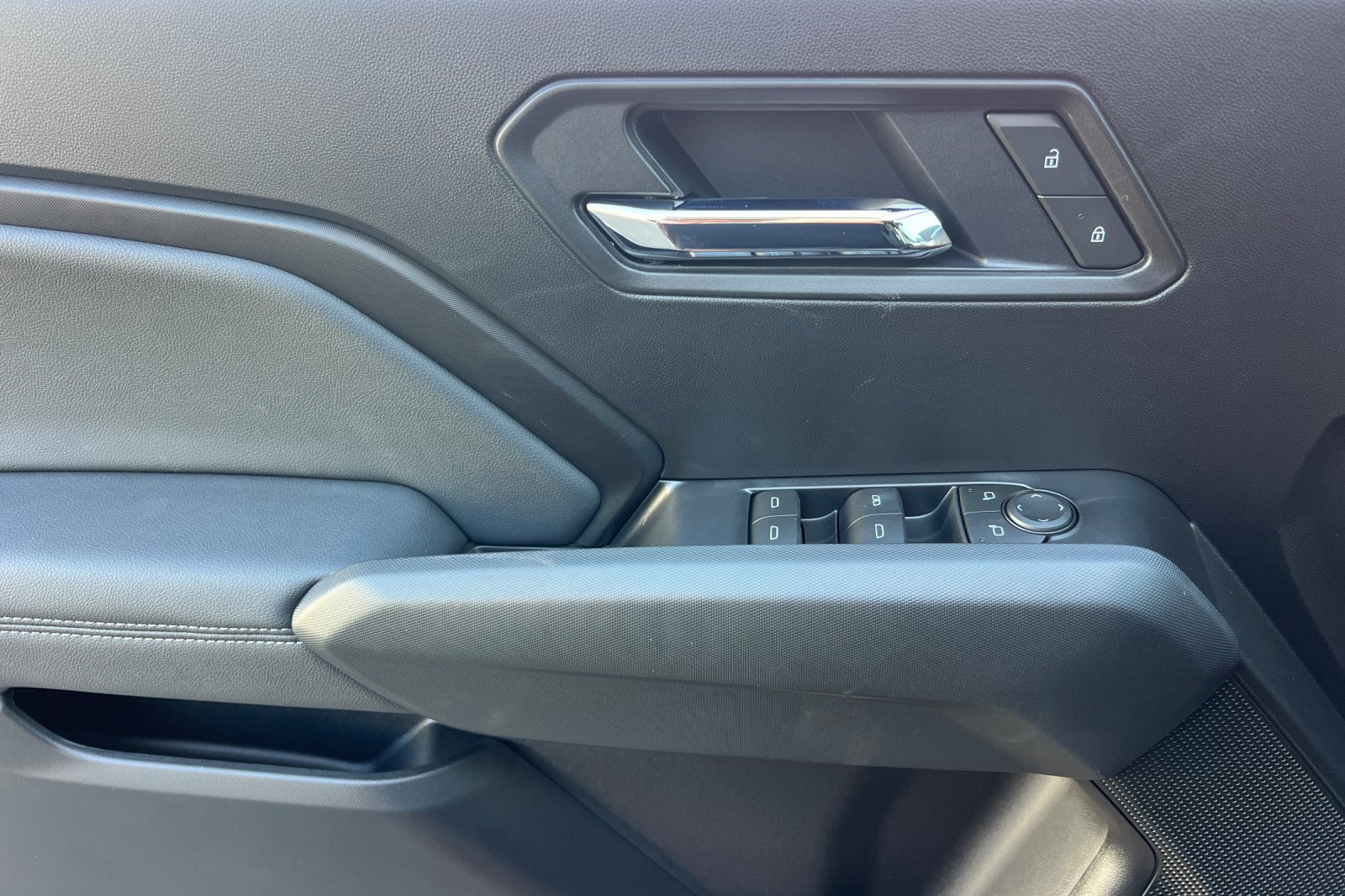New 2026 GMC Canyon Elevation w/ Convenience Package RWD image 9