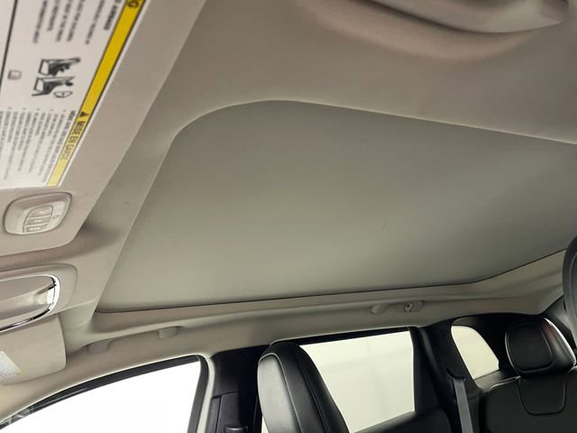 Used 2015 Jeep Cherokee Trailhawk w/ Comfort/Convenience Group AWD/4WD image 10
