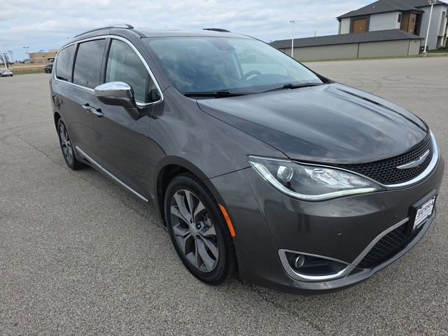 Used 2018 Chrysler Pacifica Limited w/ Tire & Wheel Group image 15