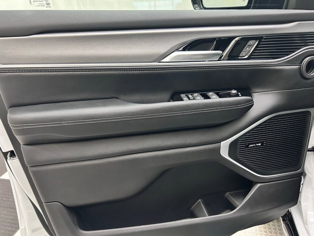 New 2026 Jeep Grand Wagoneer 4WD image 8