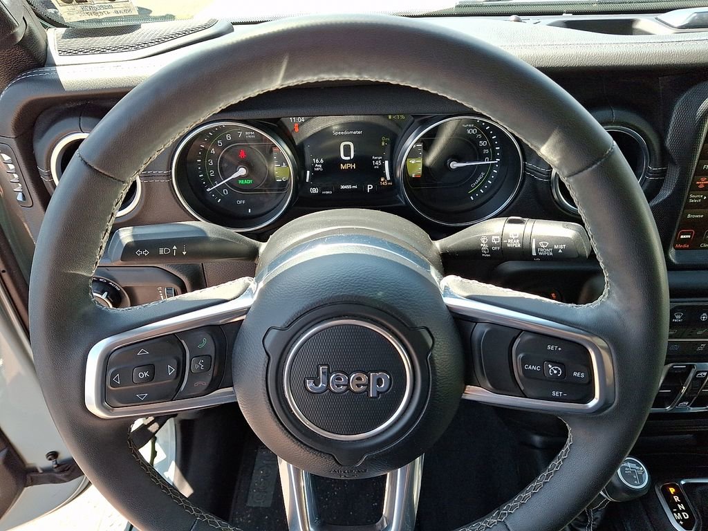 Used 2023 Jeep Wrangler Unlimited Sahara w/ Cold Weather Group AWD/4WD image 20