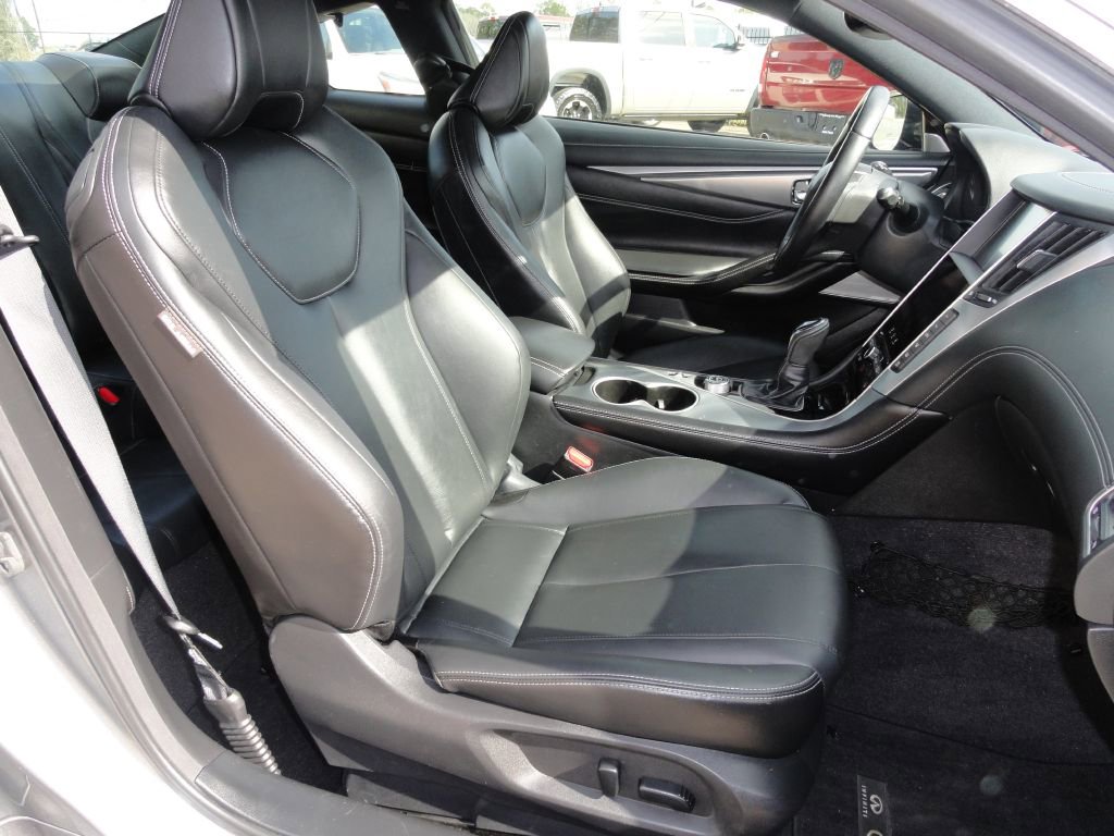 Used 2018 INFINITI Q60 LUXE w/ Sensory Package 2.0T Luxe image 7