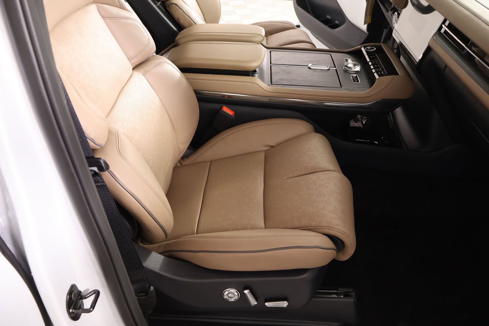 New 2026 Lincoln Navigator Black Label AWD/4WD image 14