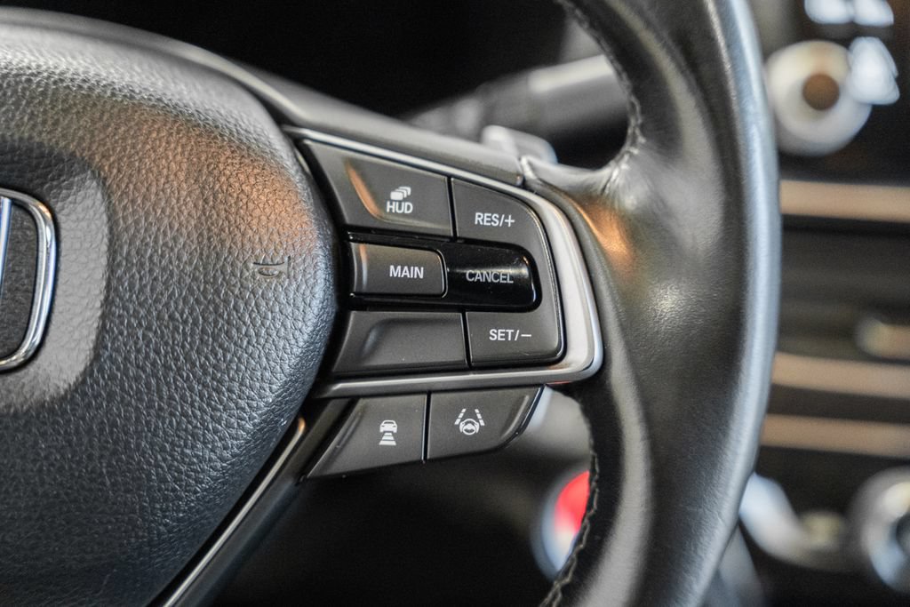 Used 2018 Honda Accord Touring image 21