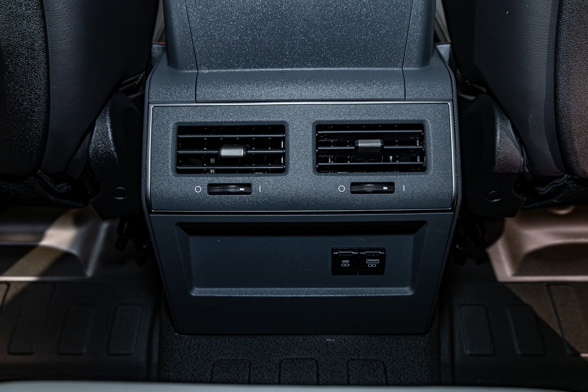 Used 2025 INEOS Grenadier image 23