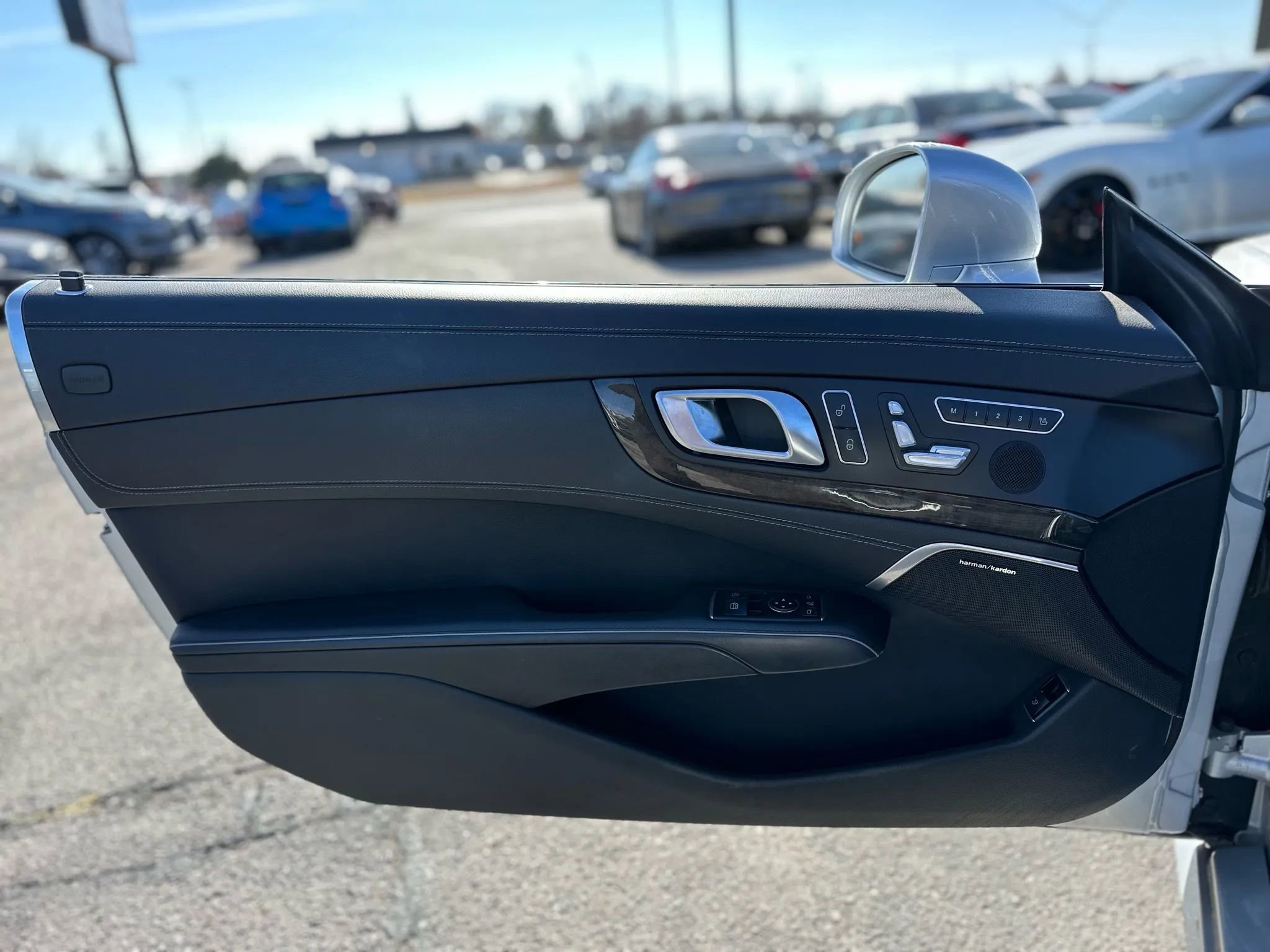 Used 2015 Mercedes-Benz SL 550 w/ Driver Assistance Package image 37