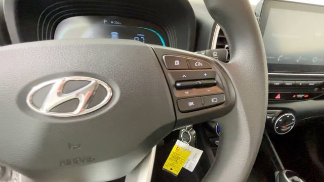 Used 2025 Hyundai Venue SE FWD image 21