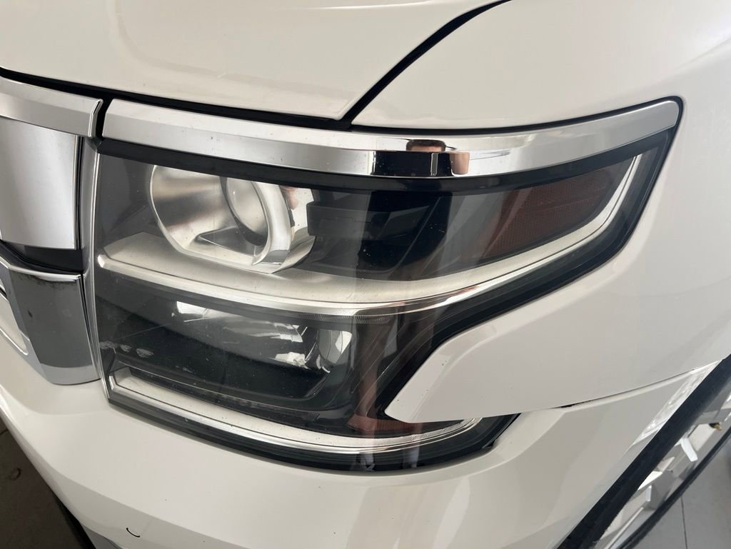 Used 2019 Chevrolet Suburban Premier AWD/4WD image 35