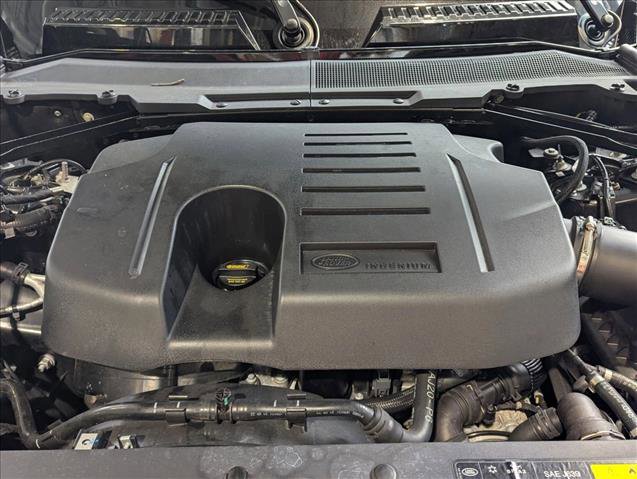 Used 2023 Land Rover Defender 130 X-Dynamic SE image 22