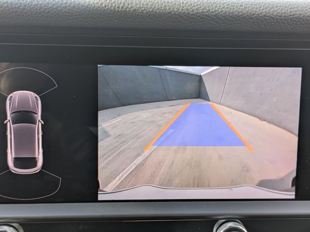 Certified 2025 Porsche Macan AWD/4WD image 19