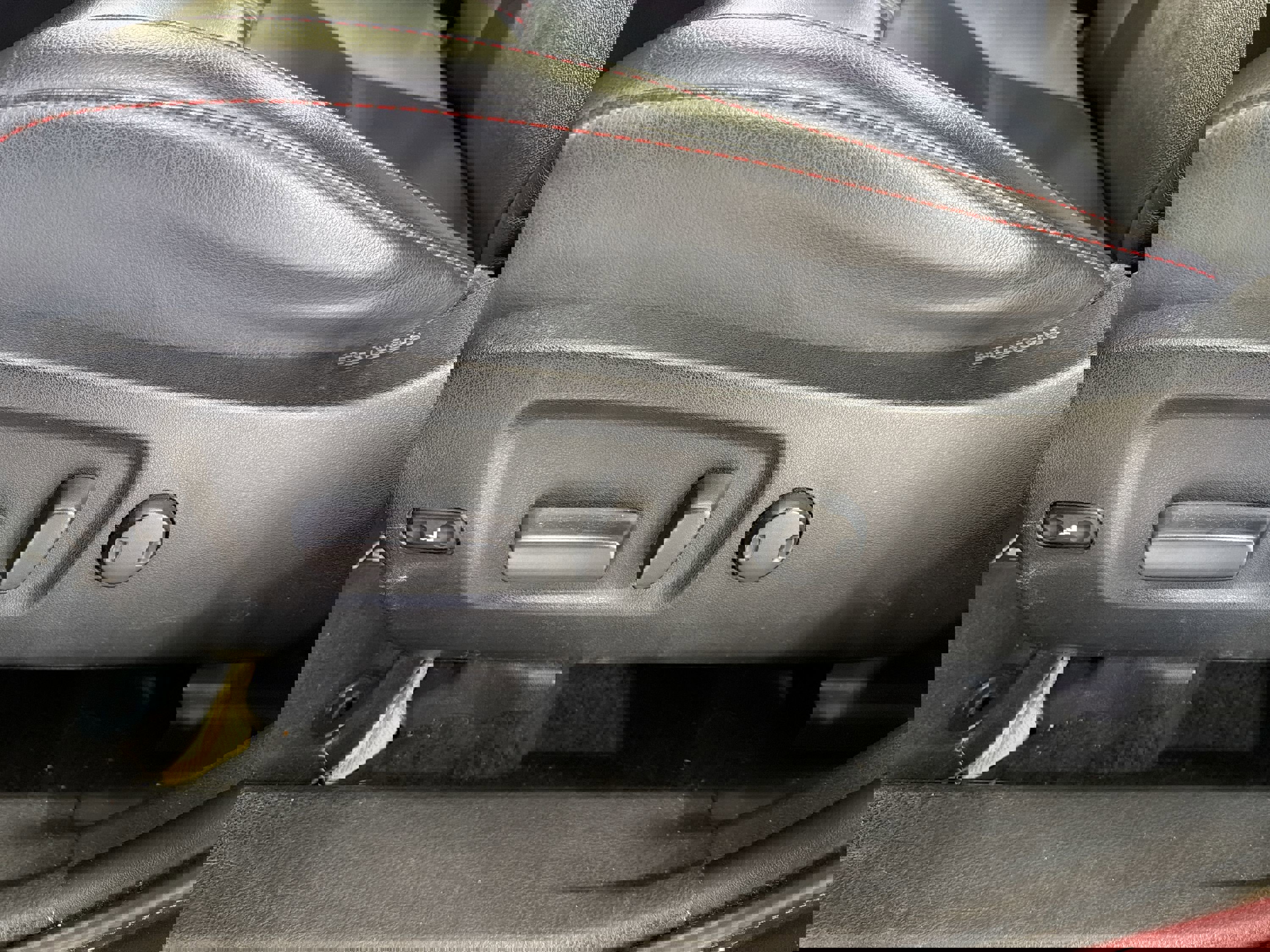 Used 2019 Toyota Highlander SE image 11