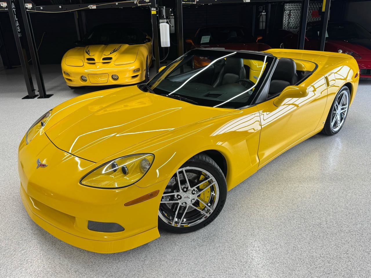 Used 2006 Chevrolet Corvette Convertible w/ Preferred Equipment Group image 2