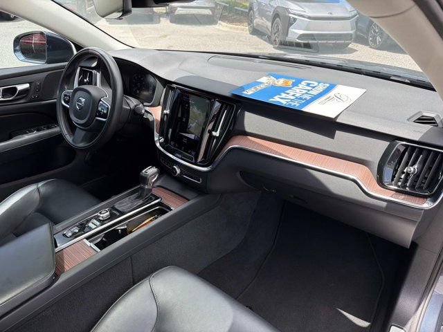 Used 2021 Volvo S60 T5 Momentum w/ Premium Package FWD image 18