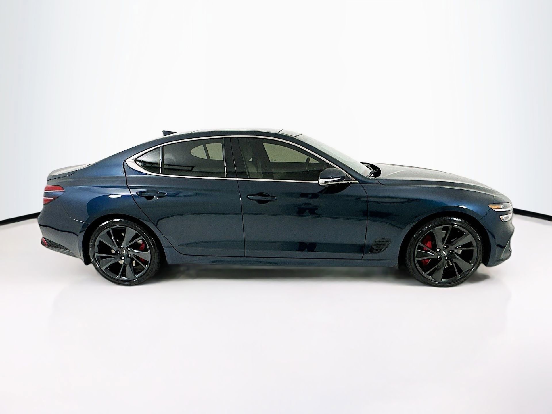 Used 2022 Genesis G70 3.3T w/ Sport Prestige Package image 9