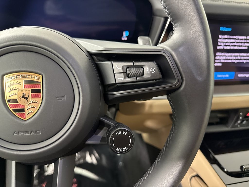 Certified 2026 Porsche Cayenne AWD/4WD image 37