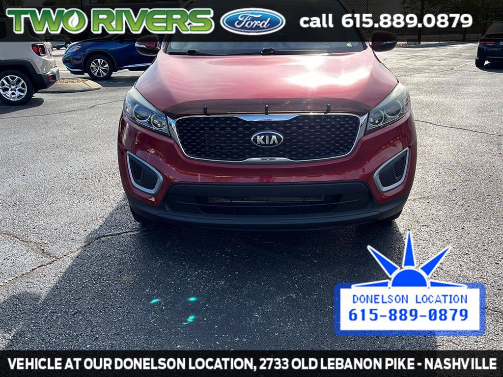 Used 2017 Kia Sorento AWD image 3