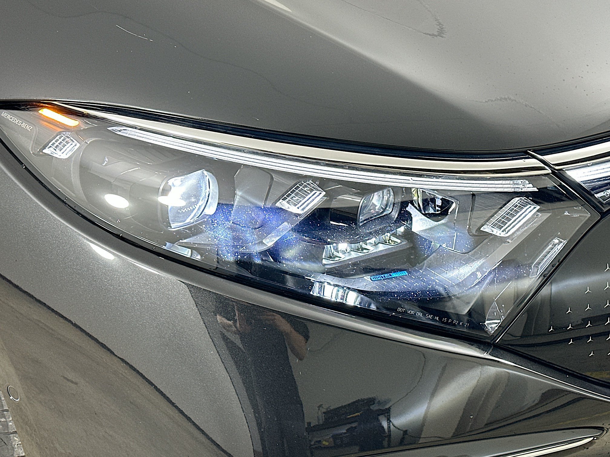 Certified 2023 Mercedes-Benz EQS 580 4MATIC Sedan w/ Exclusive Trim Package image 40