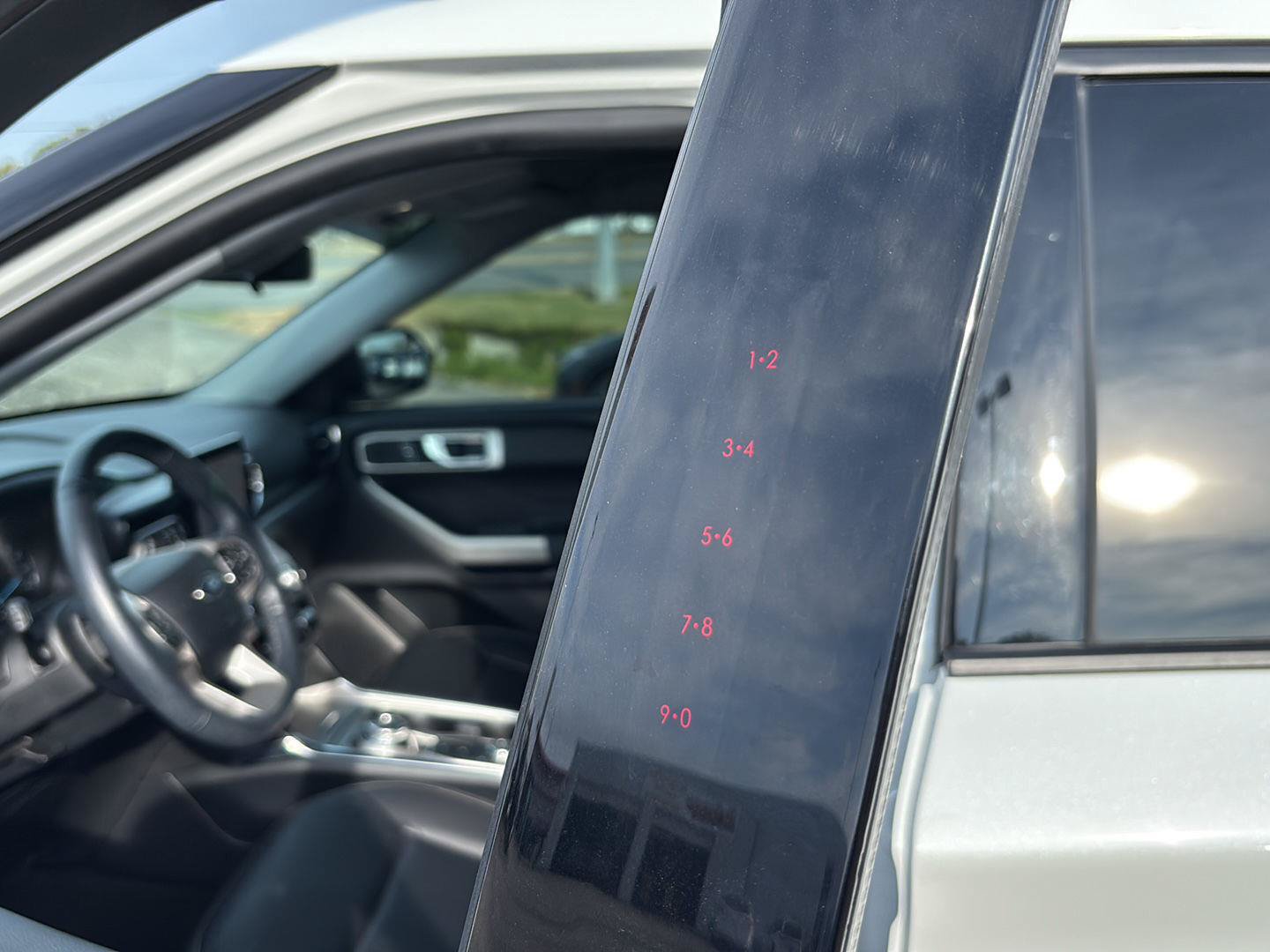 Used 2021 Ford Explorer XLT w/ Equipment Group 202A AWD/4WD image 10