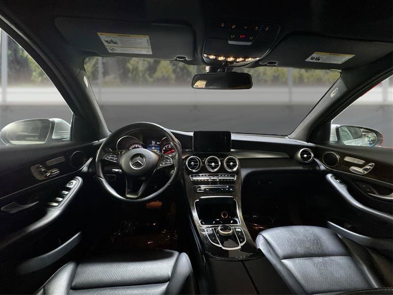 Used 2017 Mercedes-Benz GLC 300 4MATIC image 25