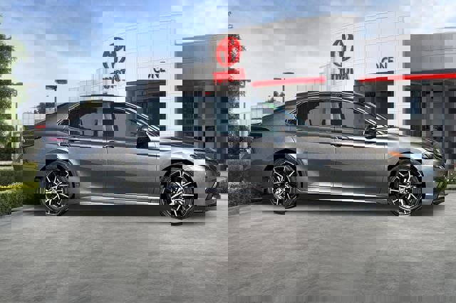 Certified 2024 Toyota Camry SE image 3