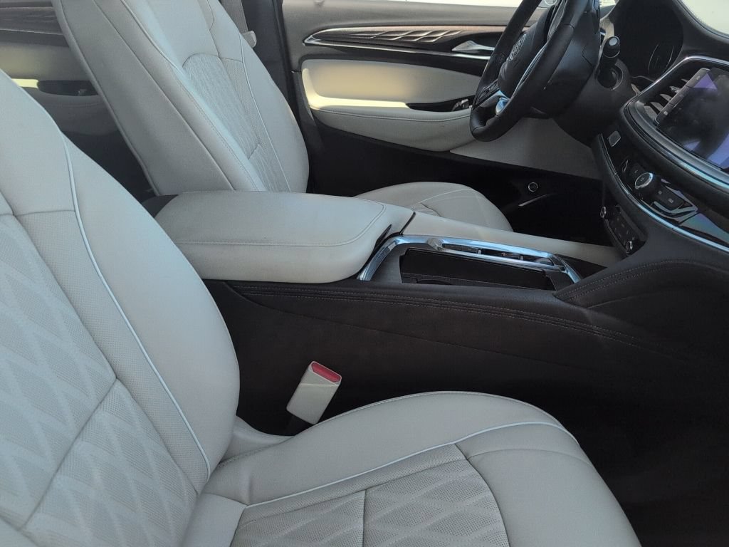 Used 2023 Buick Enclave Avenir w/ Avenir Technology Package AWD/4WD image 13