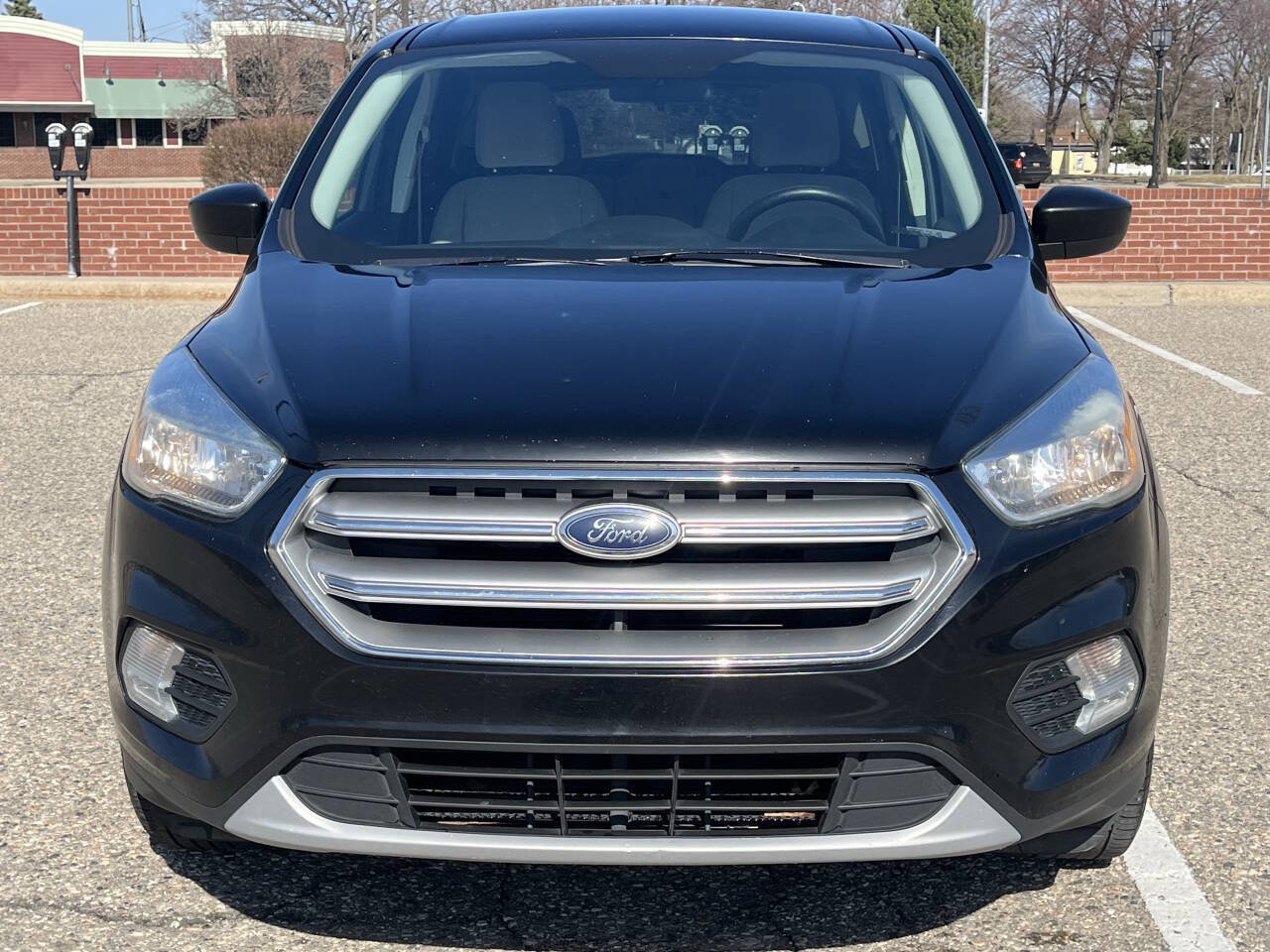 Used 2017 Ford Escape SE FWD image 3