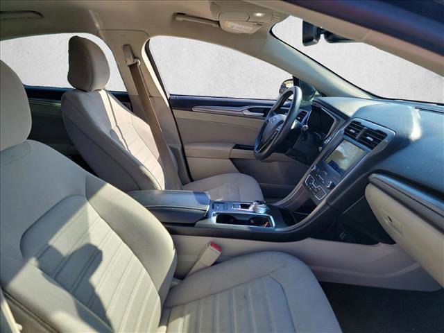 Used 2020 Ford Fusion SE image 15