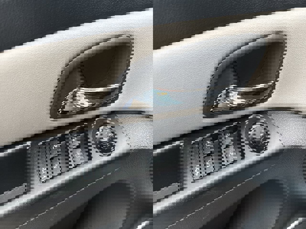 Used 2011 Chevrolet Cruze LT image 18