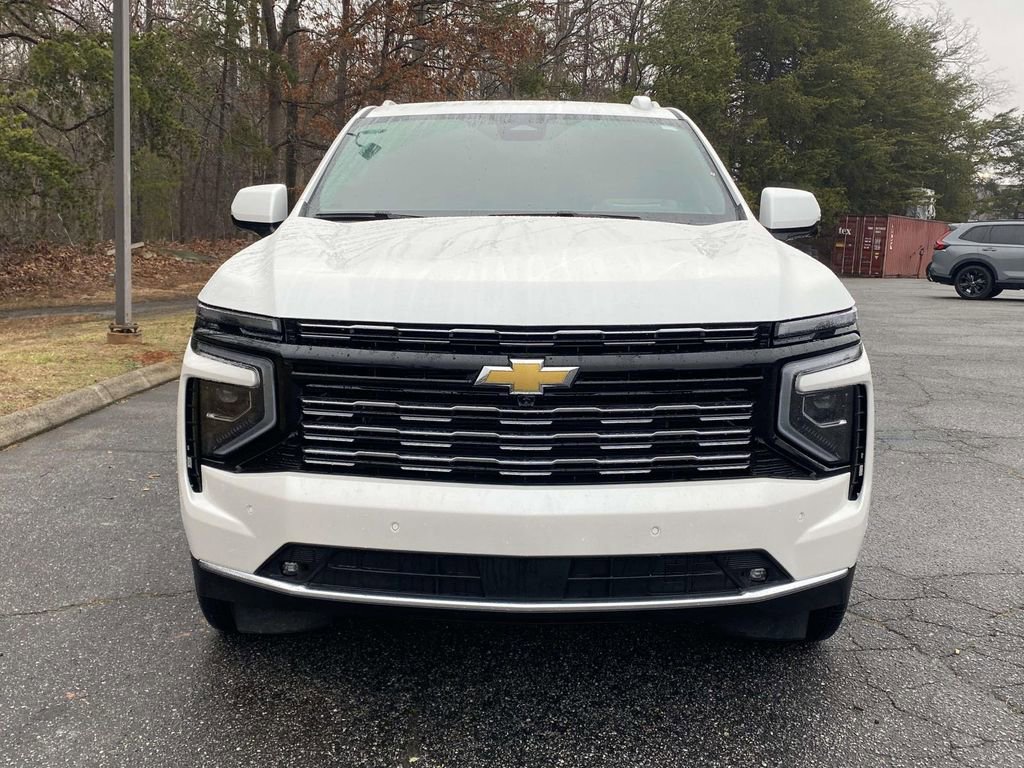 Used 2025 Chevrolet Suburban High Country AWD/4WD image 7