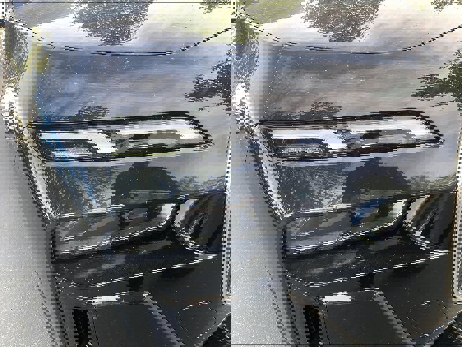 Used 2023 BMW 740i image 27