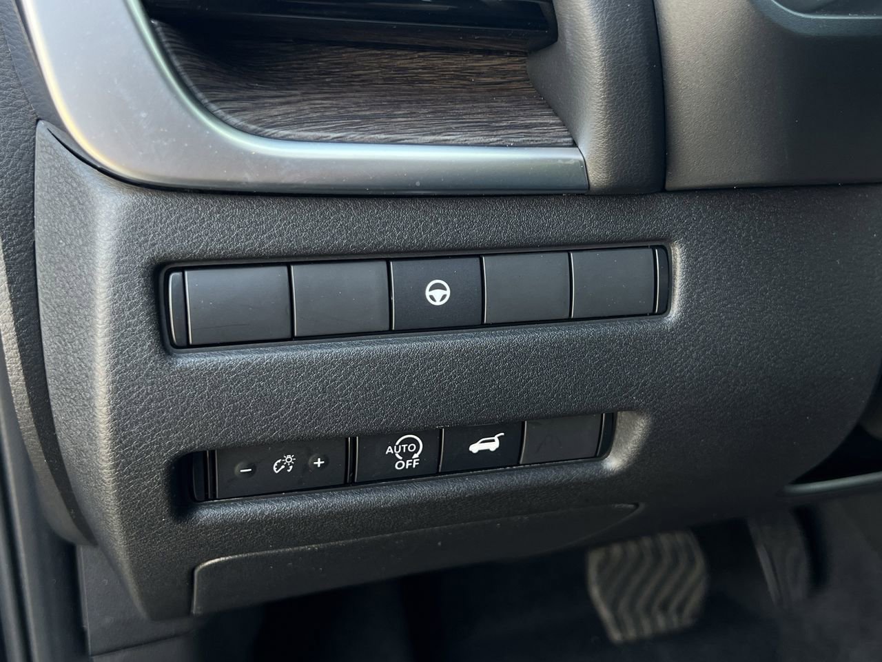 Certified 2025 Nissan Rogue Platinum image 13