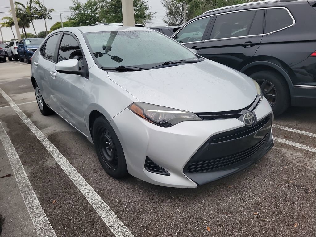 Used 2017 Toyota Corolla LE image 6
