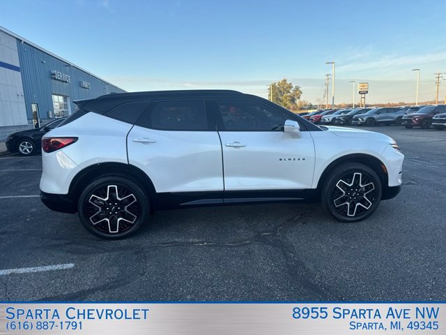 Used 2024 Chevrolet Blazer RS AWD/4WD image 2
