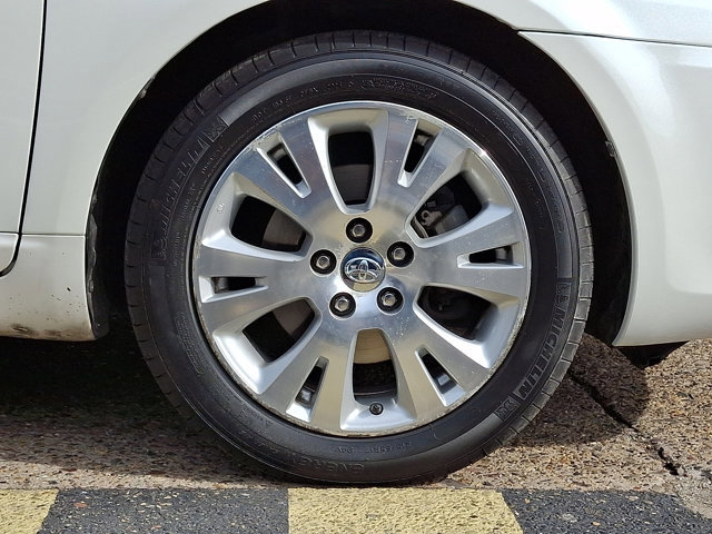 Used 2009 Toyota Avalon XLS image 8