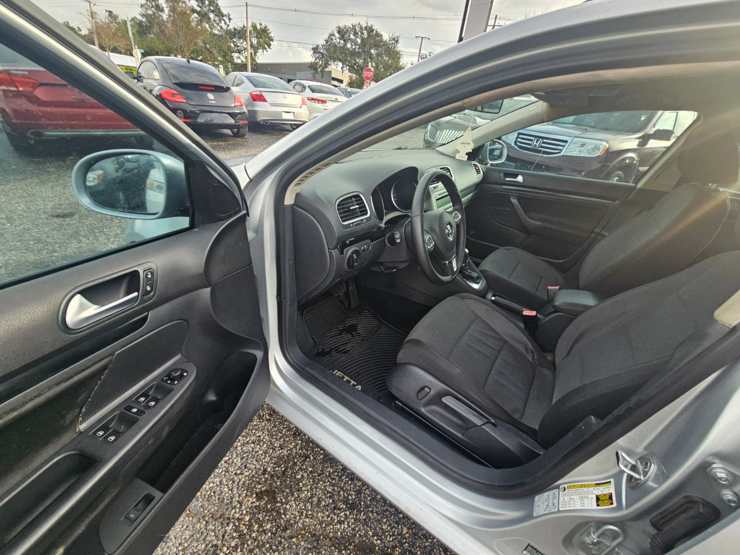 Used 2013 Volkswagen Jetta S FWD image 12