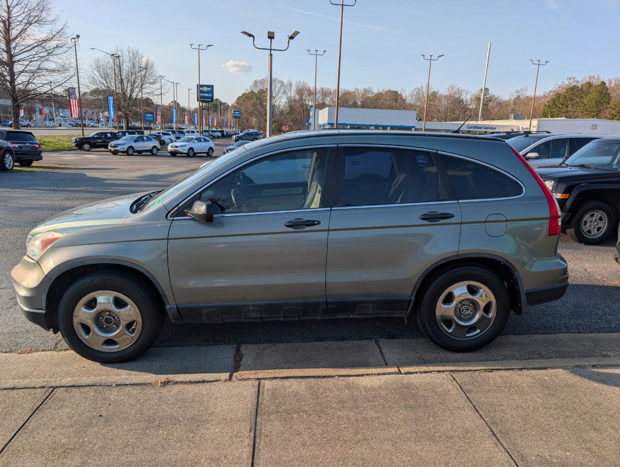 Used 2011 Honda CR-V LX image 2