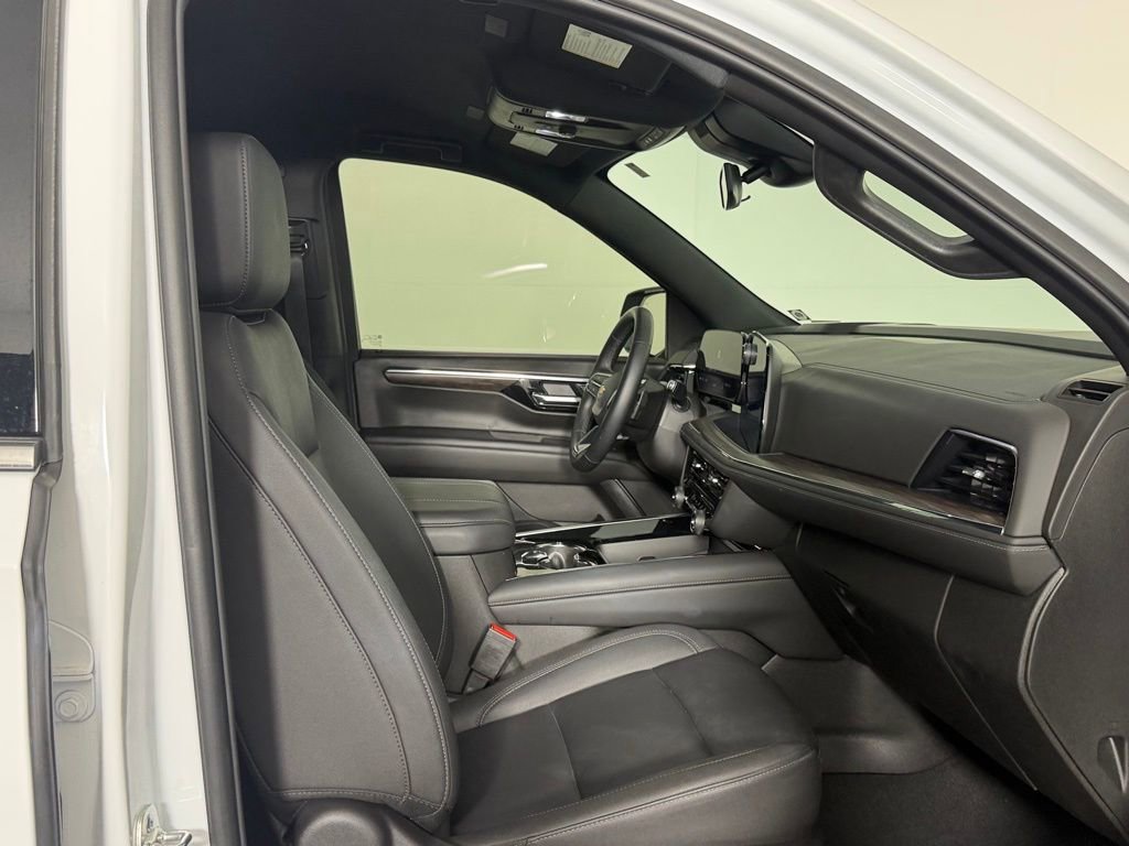Used 2025 Chevrolet Tahoe LT image 33