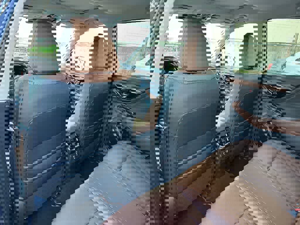 Used 2024 Subaru Outback Touring XT image 12