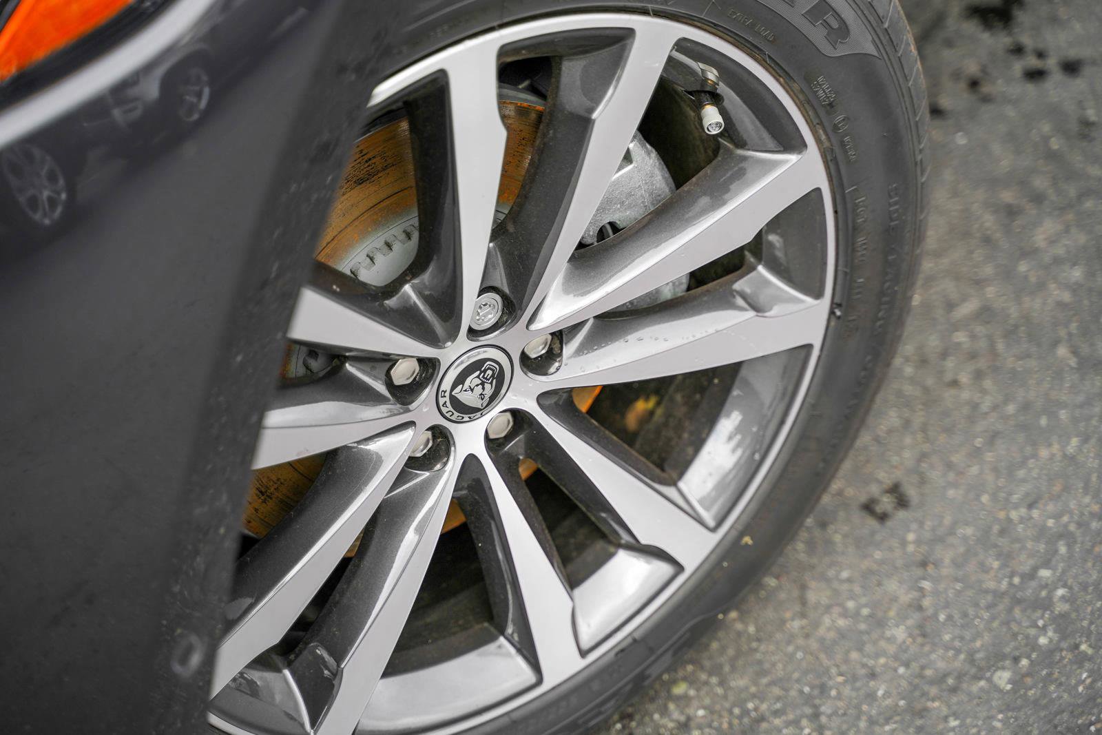 New 2025 Jaguar F-PACE R-Dynamic S image 3