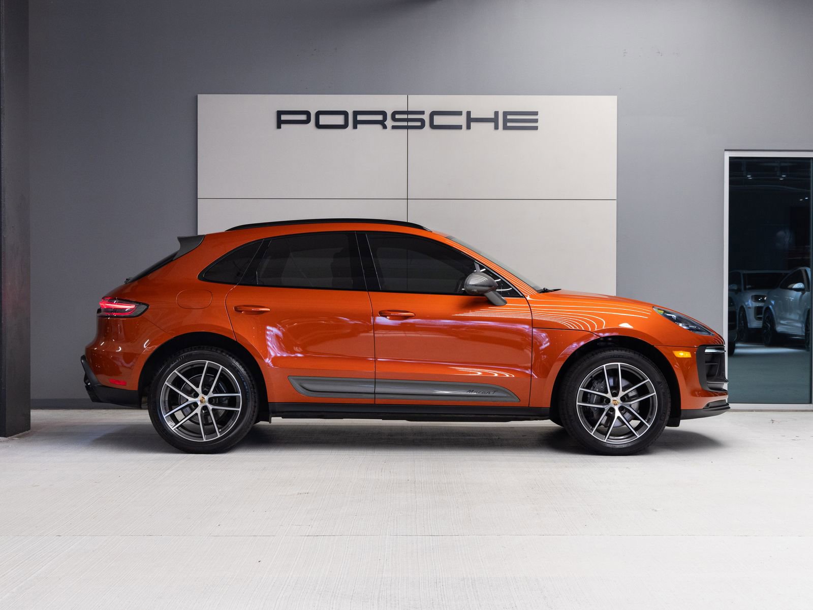 Certified 2024 Porsche Macan Turbo AWD/4WD image 8