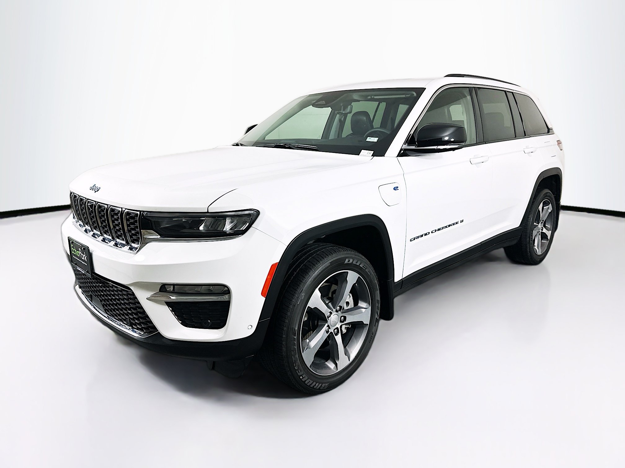Used 2022 Jeep Grand Cherokee Limited 4xe w/ Luxury Tech Group II AWD/4WD image 3