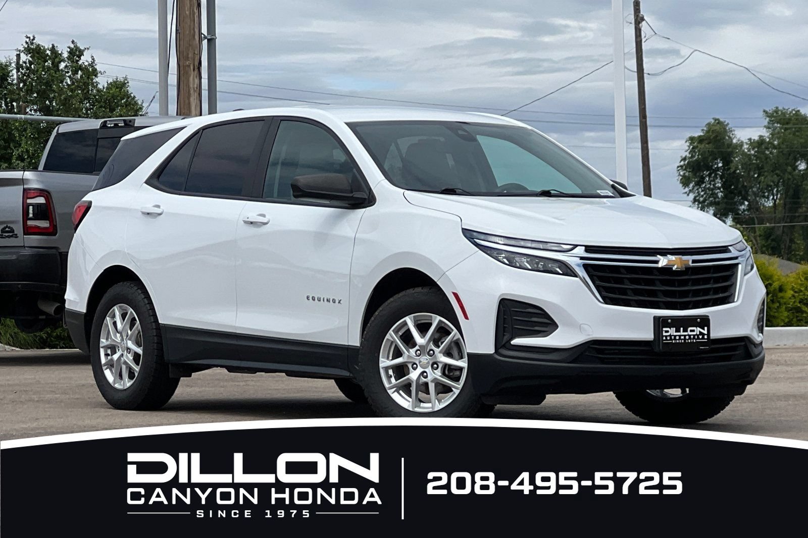 Used 2022 Chevrolet Equinox LS w/ LS Convenience Package AWD/4WD image 2