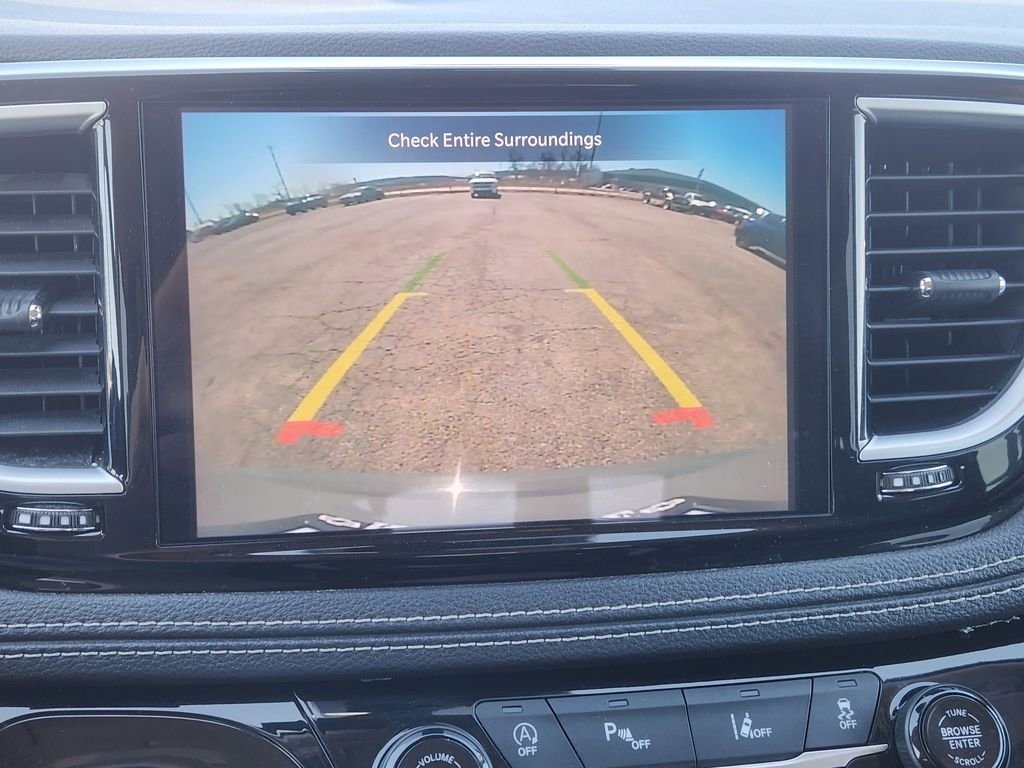 Used 2023 Chrysler Pacifica Limited image 19