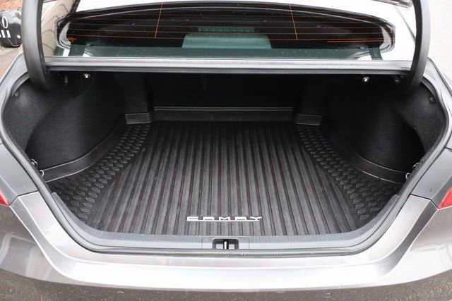 Used 2018 Toyota Camry XLE image 32