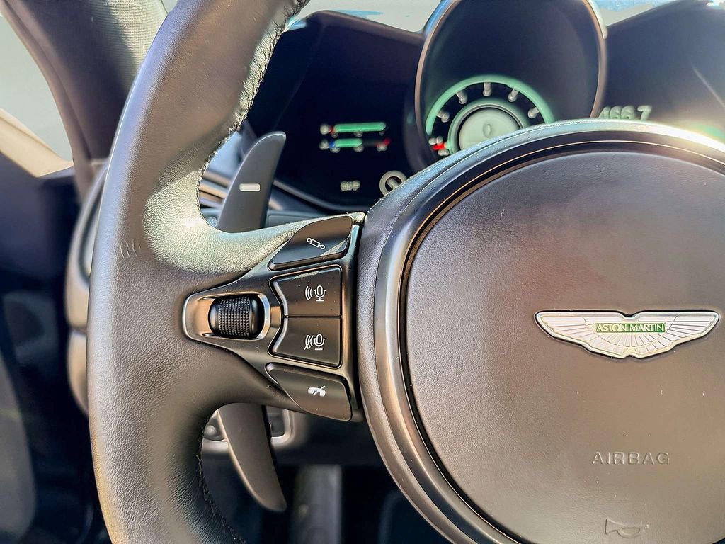 Used 2023 Aston Martin V8 Vantage Coupe image 21