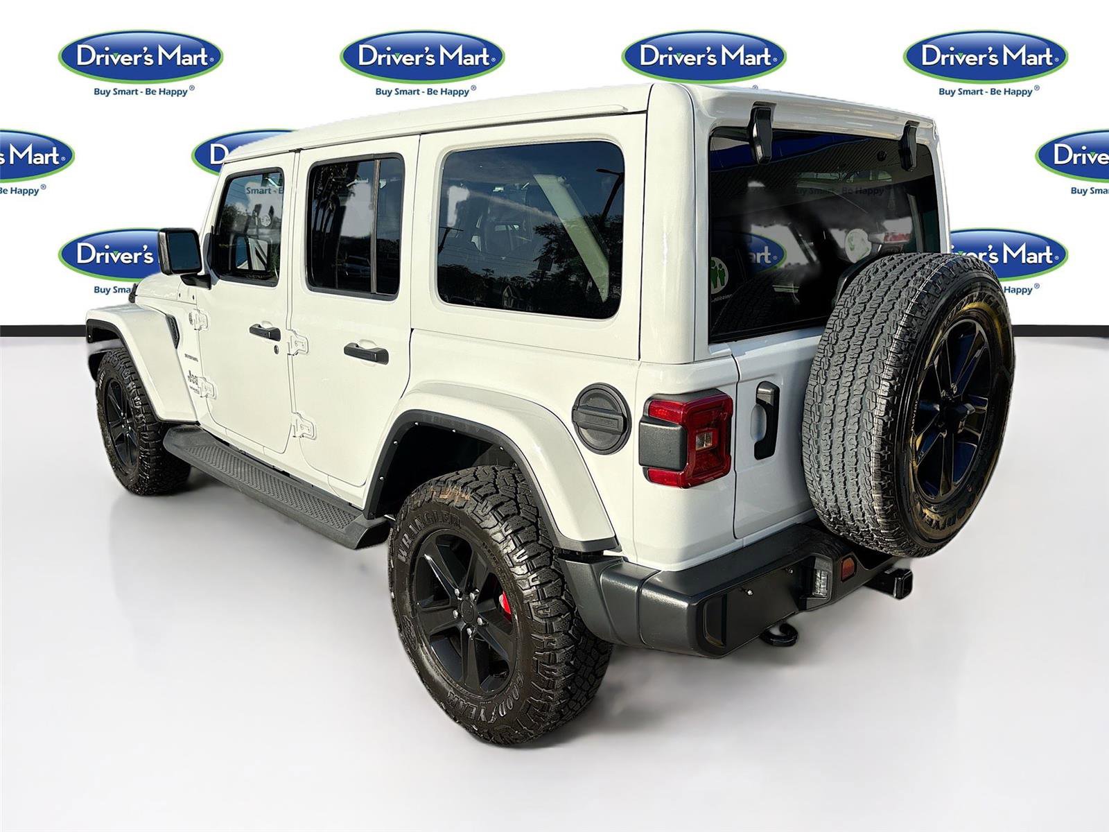 Used 2022 Jeep Wrangler Unlimited Sahara w/ LED Lighting Group AWD/4WD image 5